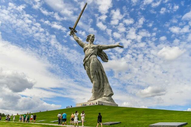 Feature: Where history stands tall, Volgograd looks to future