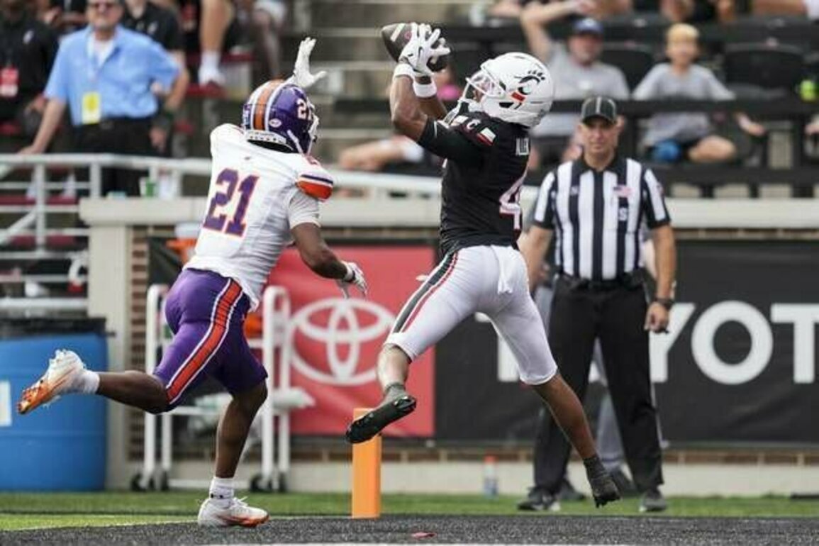 Cincinnati rolls to 70-0 rout as Northwestern State overwhelmed again