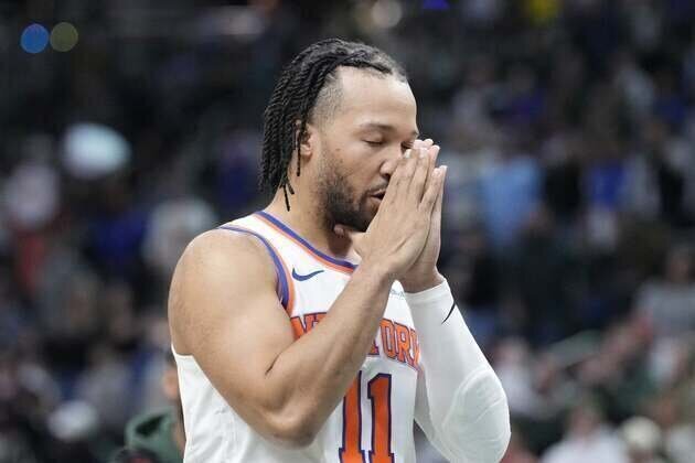 Jalen Brunson erupts early as Knicks thump Bucks