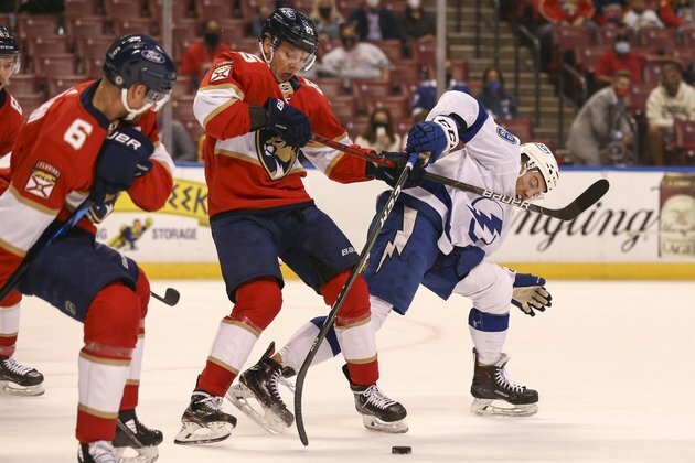 Panthers seal home-ice edge with win over Lightning