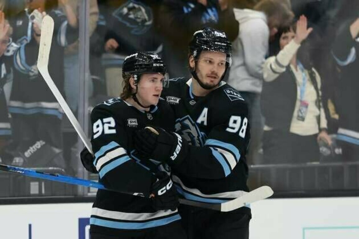 After 4-goal eruption, Logan Cooley and Mammoth host Canadiens