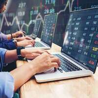 KOSPI leads gains in Asia; Hang Seng slips 1%