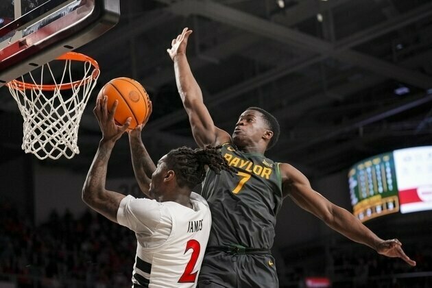 Cincinnati hands Baylor third straight loss thanks to late 3