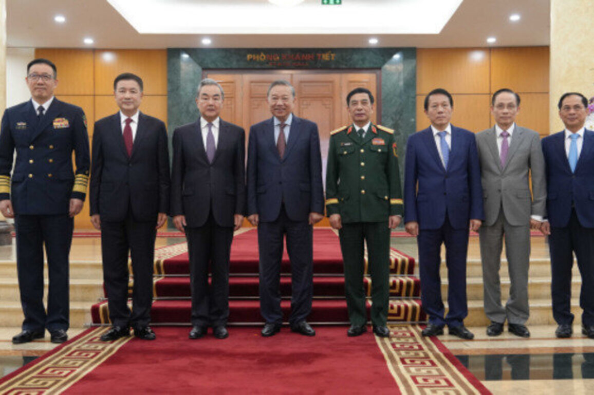Vietnam's Party chief meets with senior Chinese officials