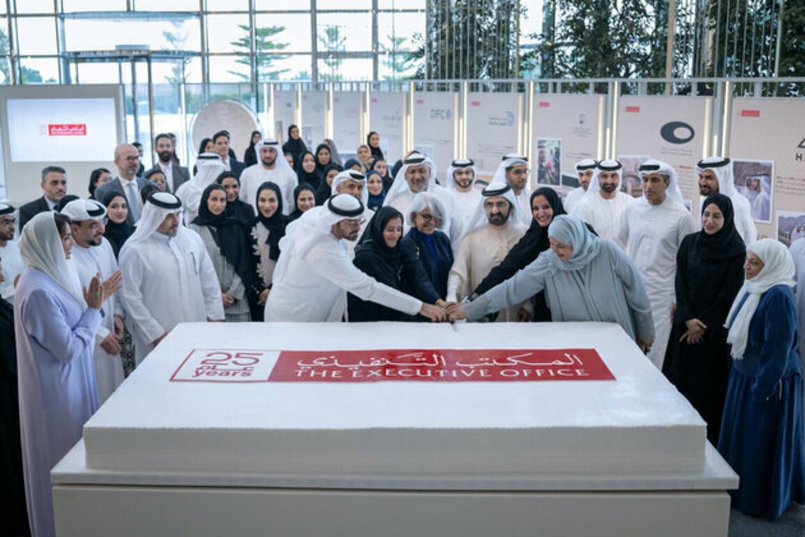 Mohammed bin Rashid attends event to mark 25th anniversary of Executive Office