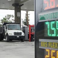 Economic Watch: Rising diesel costs are squeezing U.S. truckers