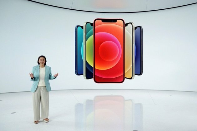 Apple leaps to top of smartphone market thanks to iPhone sales