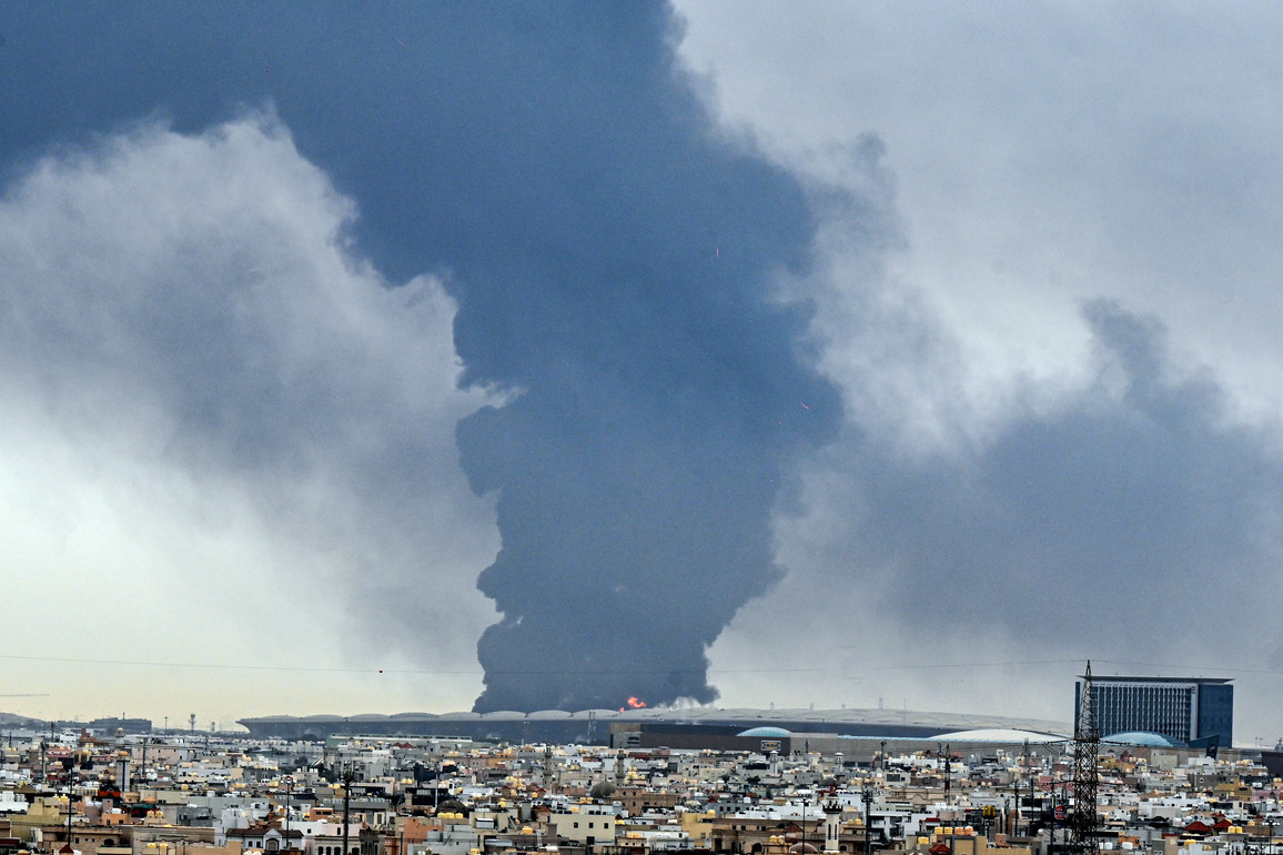 (SpotNews) KUWAIT-KUWAIT CITY-FUEL DEPOT-STRIKE