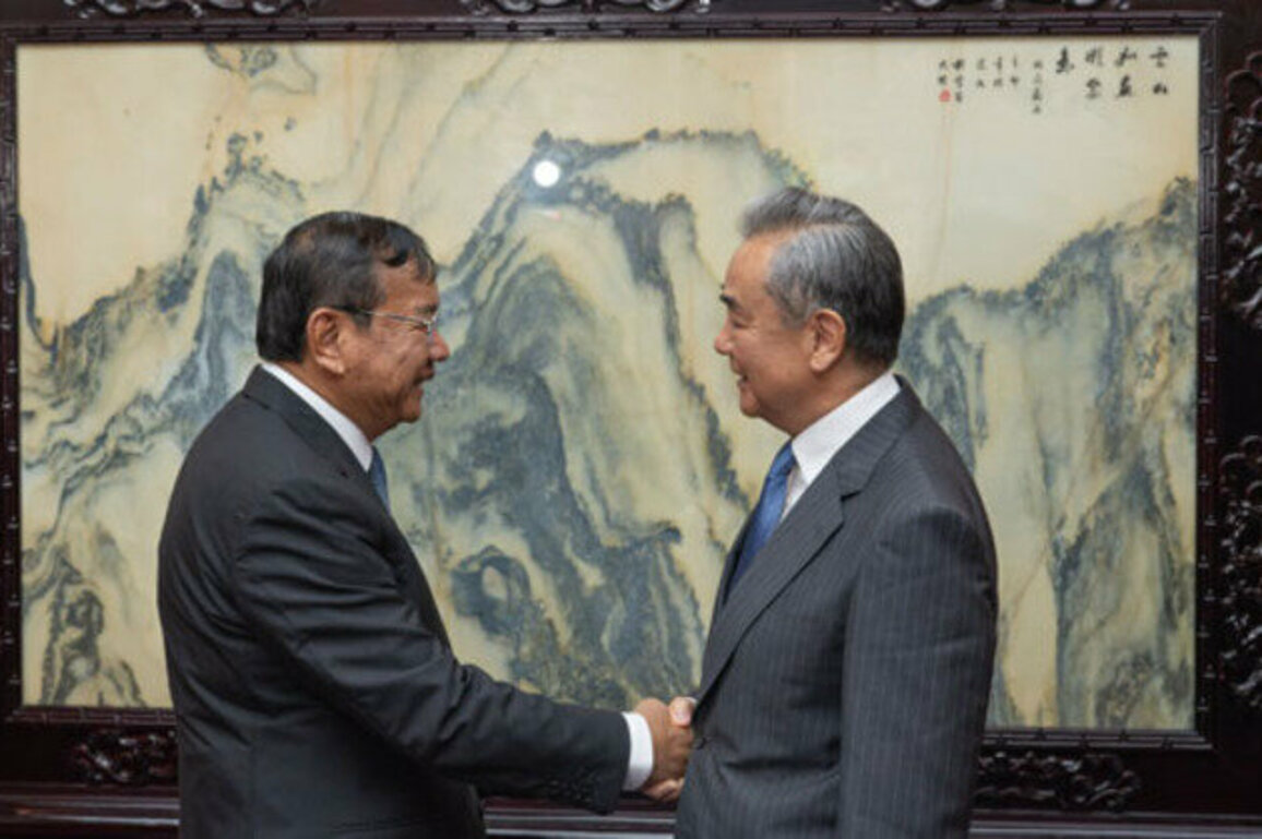 China hopes Cambodia, Thailand will rebuild friendship: FM