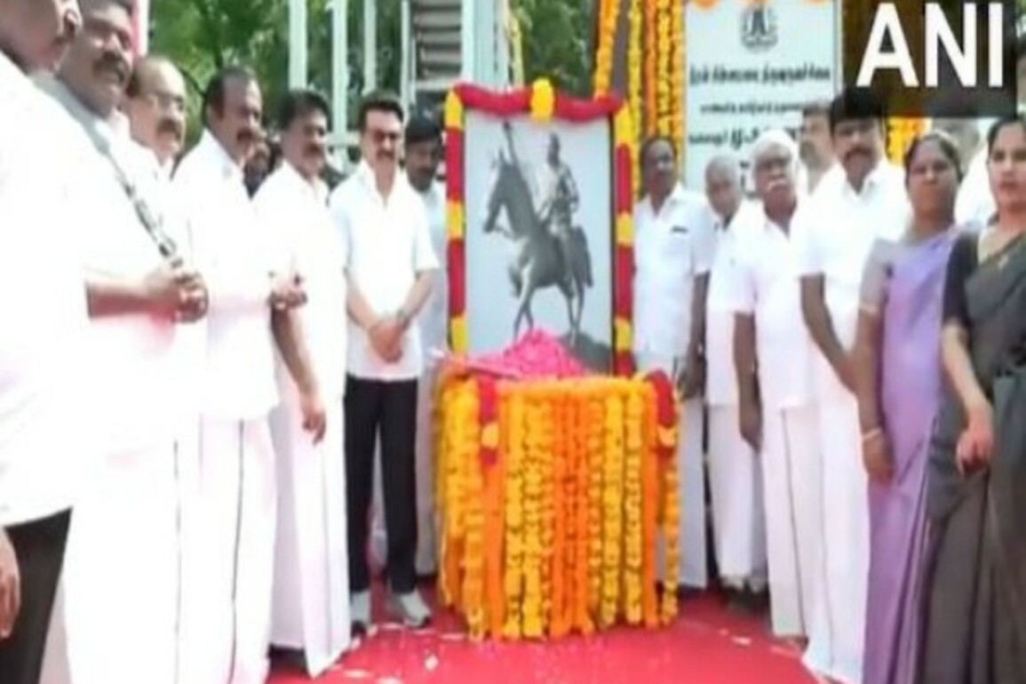 Tamil Nadu CM pays tribute to freedom fighter Dheeran Chinnamali on his birth anniversary