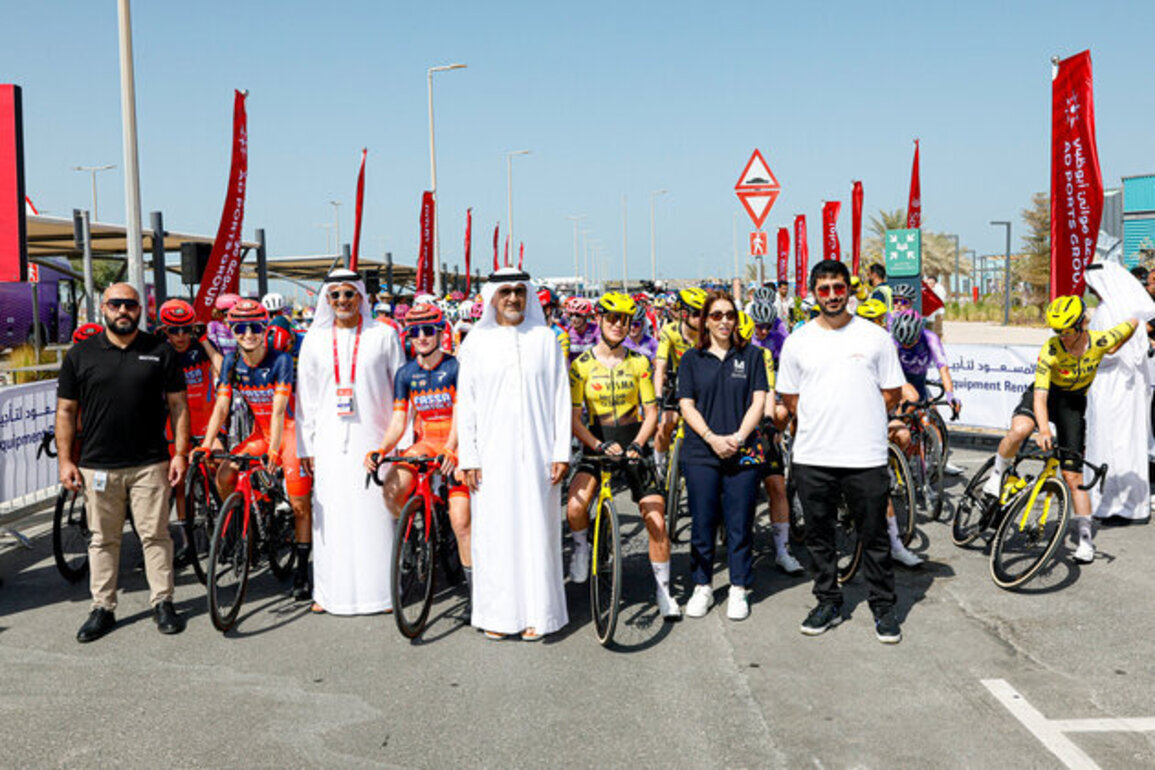 Lorena Wiebes claims opening stage of UAE Tour Women 2026