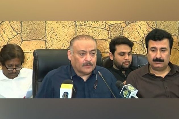 Medical report declares Imran Khan alcoholic, drug abuser, rules out leg fracture: Pak Minister