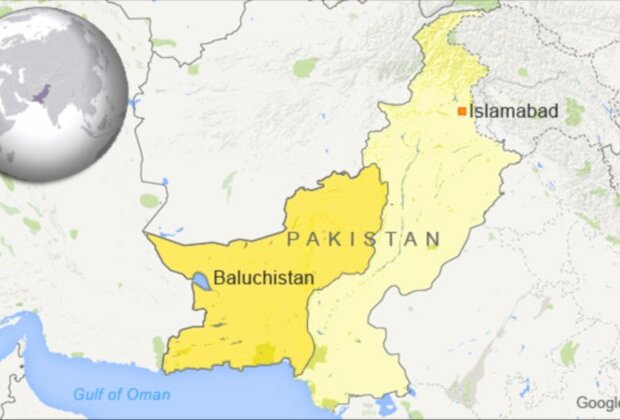 Pakistan Market Bombing Kills 4