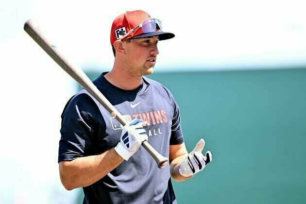 Twins reinstate INF Brooks Lee from injured list
