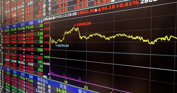 Suspicious trades over Trump social media posts spark calls for investigation