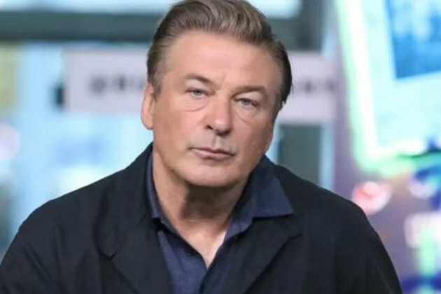 'Rust' shooting incident: Alec Baldwin yet to submit his phone to police despite search warrant