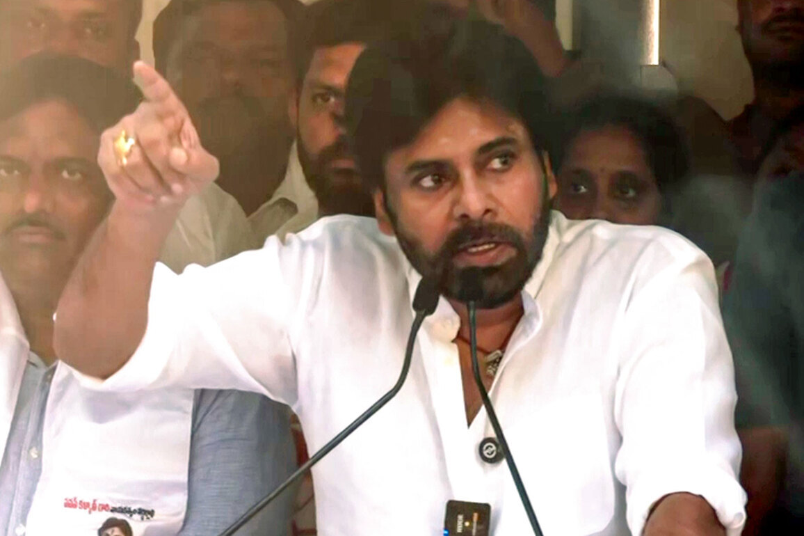 Complaint filed against Pawan Kalyan over "derogatory" remarks on late revolutionary singer Gaddar