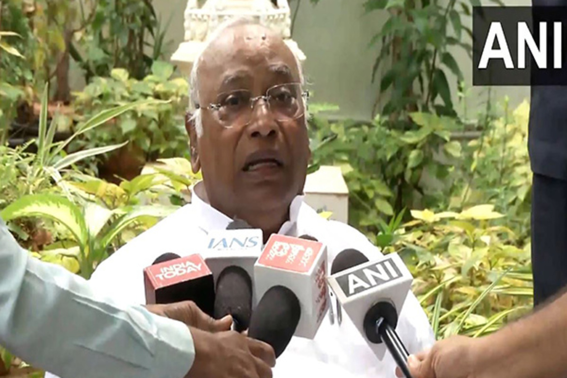 "They are doing this now when elections are close, and Trump's pressure is mounting": Mallikarjun Kharge on GST reforms