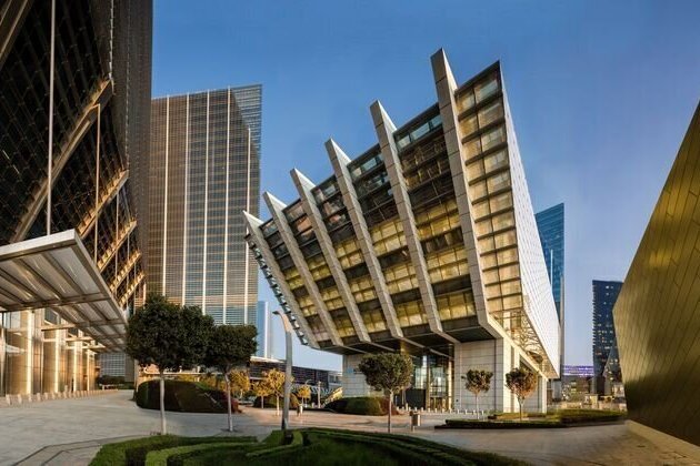 ADGM reinforces Abu Dhabi's standing as global financial hub with 54% growth in AUM, 4,000 active licences