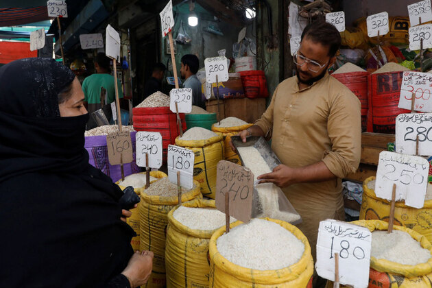 Governance failure exposed as Lahore struggles to rein in food prices