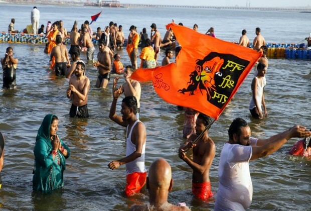 Mahakumbh: Over 8 million devotees take holy dip in Sanagam today