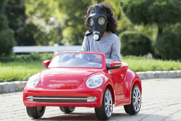 US may waive smog rules to tame gasoline prices