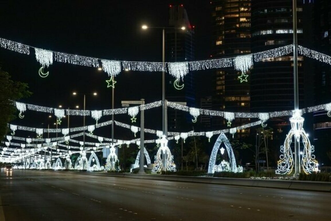 Abu Dhabi City Municipality installs 4,600 illuminated decorations in celebration of Ramadan
