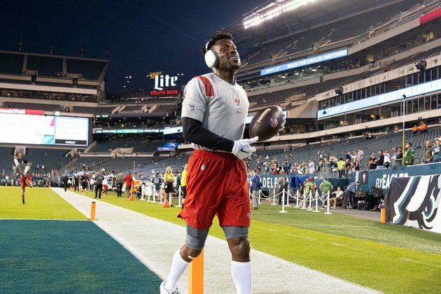 NFL star punished after allegedly using fake Covid-19 vaccine card