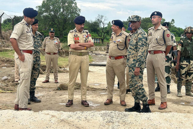 J-K DGP reviews border security in Kathua amid flood damage