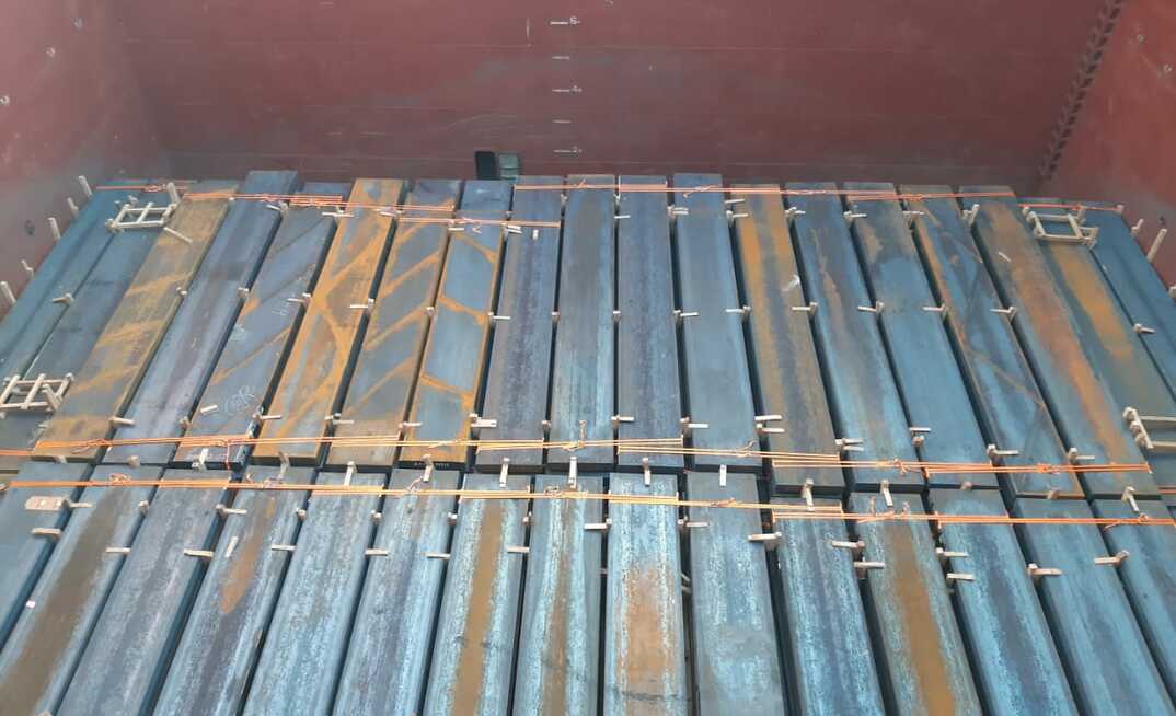 Aço embarcado no Porto do Pecém, no Ceará/Divulgação