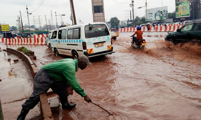 Morning rains paralyse Kampala traffic Morning rains paralyse Kampala traffic