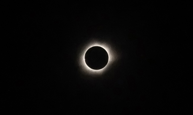 Total solar eclipse sweeps across Indonesia Total solar eclipse sweeps across Indonesia