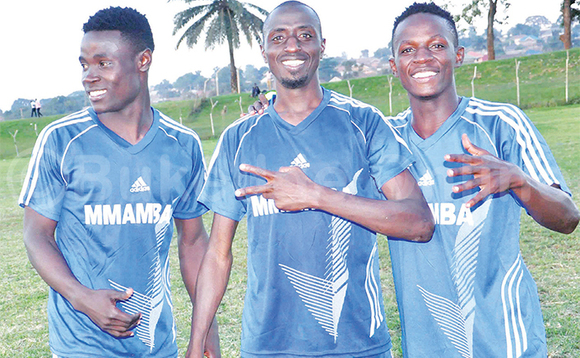 Abazannyi b’Emmamba Gabunga mu ssanyu, oluvannyuma lw’okuwandulamu Engabi Ensamba wiiki ewedde. Abazannyi b’Emmamba Gabunga mu ssanyu, oluvannyuma lw’okuwandulamu Engabi Ensamba wiiki ewedde.