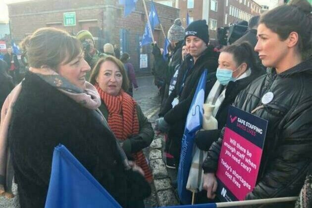CNO speaks to nurses on strike day