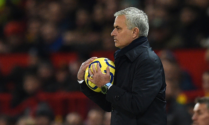 Mourinho sleeps at training ground Mourinho sleeps at training ground