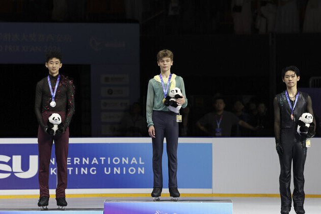 Russian skaters sweep golds on international comeback 