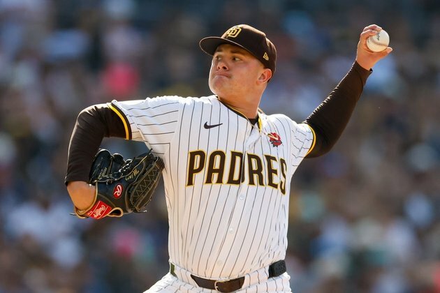 Padres take advantage of errors to top Marlins