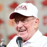 Lou Holtz, in hospice care, still 'fighting the fight'