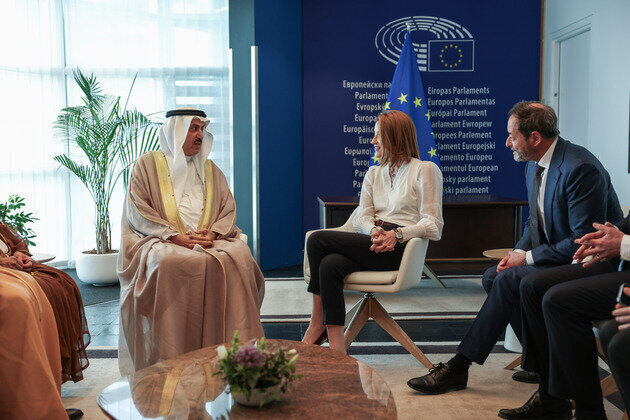 Saqr Ghobash, Roberta Metsola discuss strengthening UAE-European parliamentary dialogue, Middle East developments