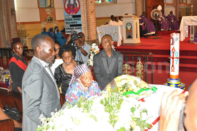  ome of the mourners at ubaga athedral