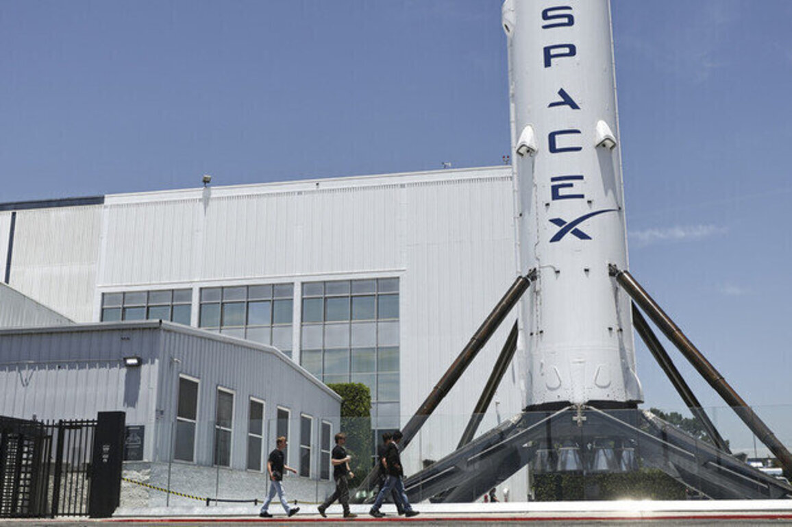 SpaceX signs $30 billion AI deal with Google