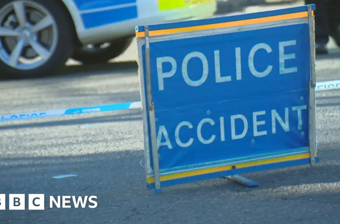 Five taken to hospital after four-vehicle M9 crash near Bannockburn