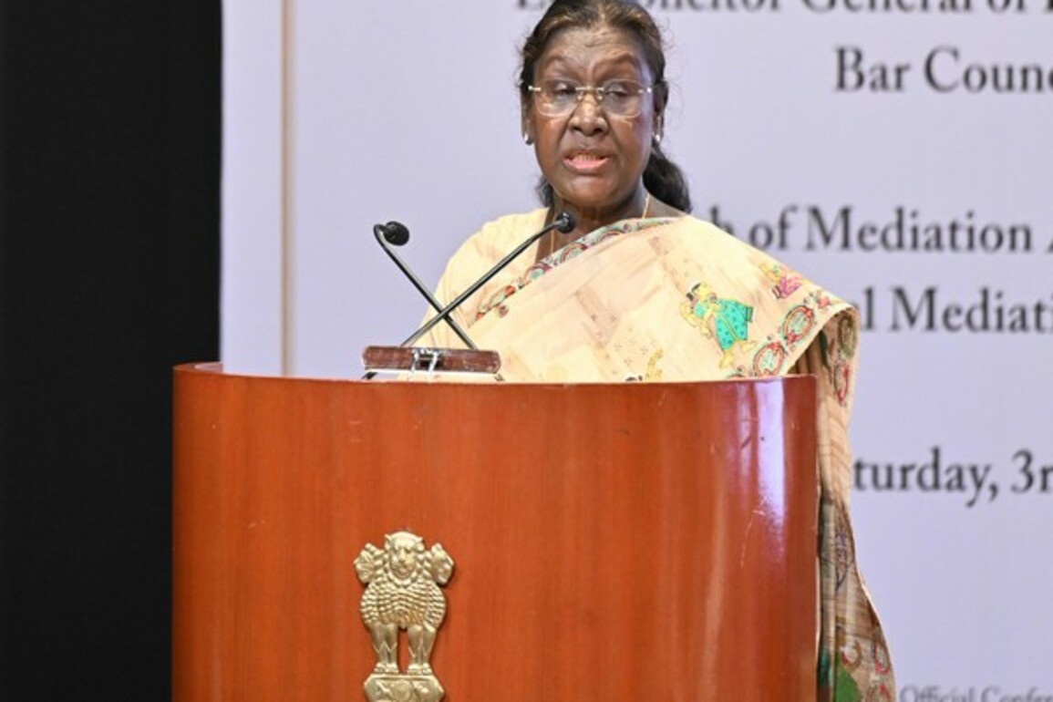 President Murmu condoles loss of lives in Raipur accident, calls it ''extremely sad"