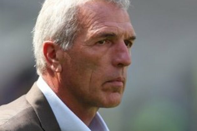 Chiefs stay top after easy win over Chippa