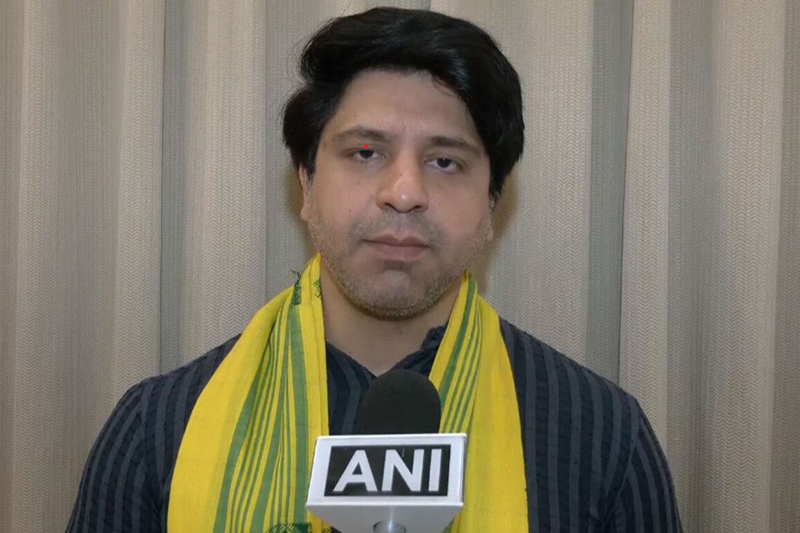"Revanth Reddy abusing PM because he stands with women": Shehzad Poonawala