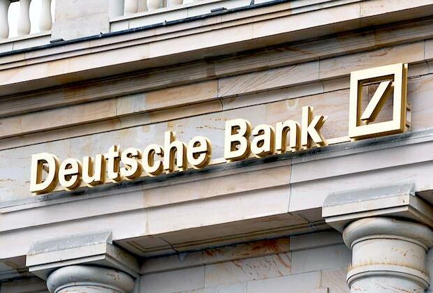 Germans keeping money inside country, fear investing in foreign banks