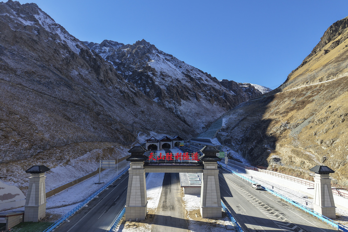 CHINA-XINJIANG-WORLD'S LONGEST EXPRESSWAY TUNNEL (CN)