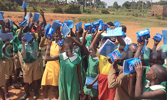 Education Ministry donates scholastics to the African public service day Education Ministry donates scholastics to the African public service day