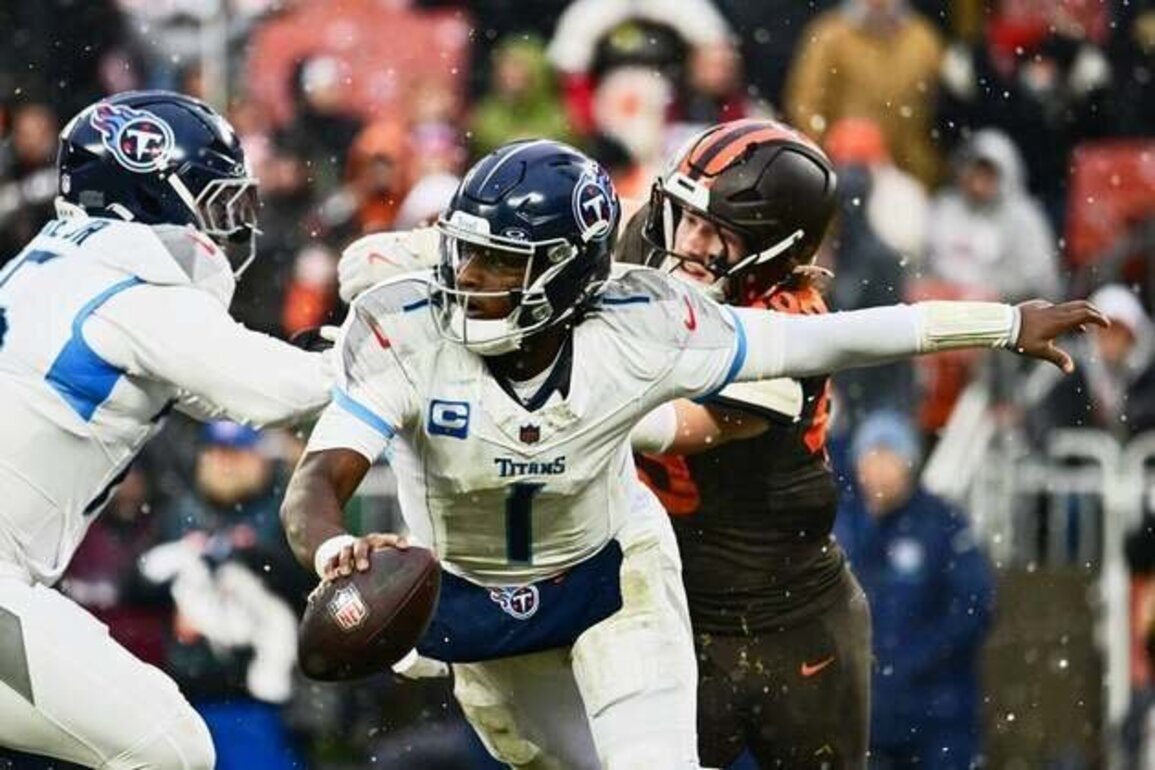 Titans deny Browns' comeback attempt, end lengthy skid