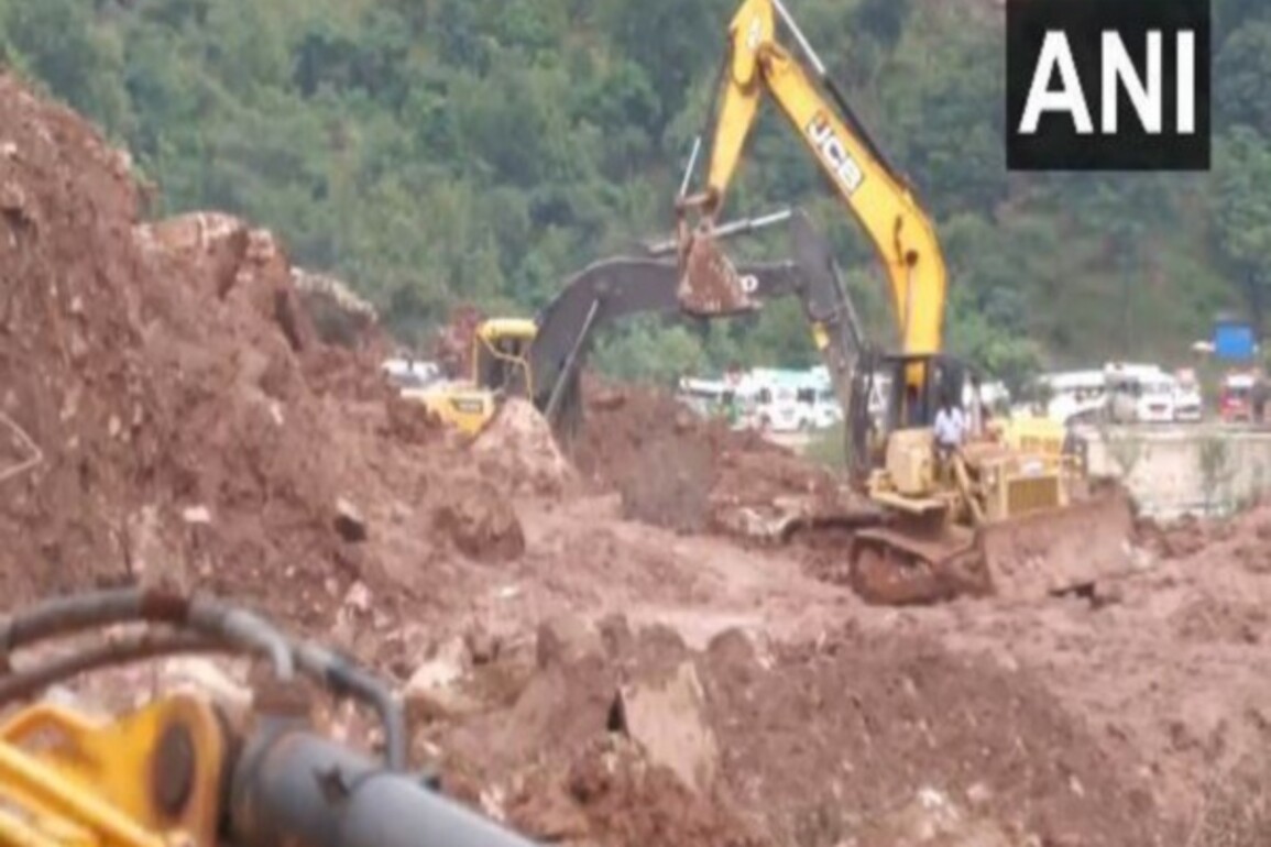 Jammu-Srinagar National Highway remains closed, restoration work underway
